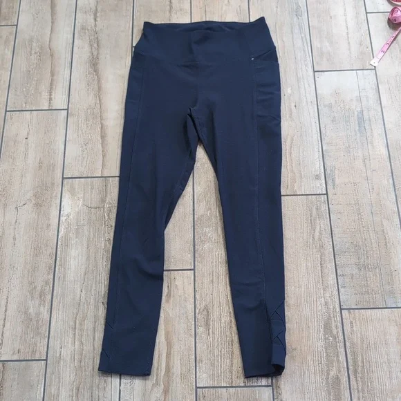 Set of 4 Mondetta Leggings with Pockets and Crisscrossed Detailing - Picture 9 of 10